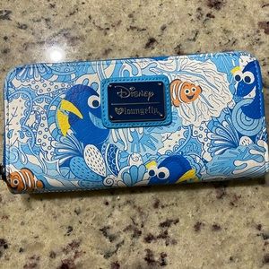 Loungefly Finding Nemo Ocean Zip Wallet